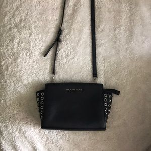 MICHAEL KORS SELMA GROMMET CROSSBODY